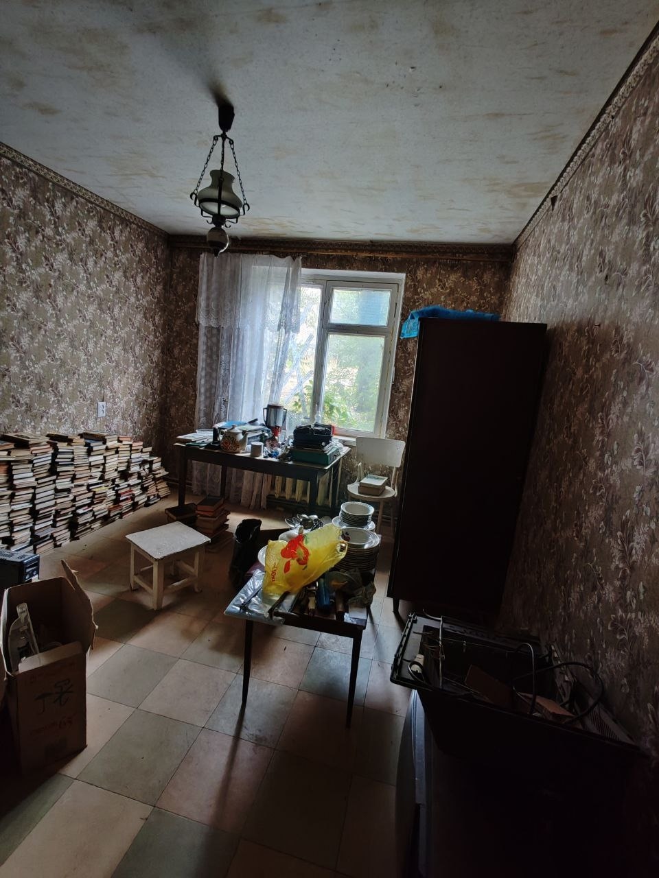 🗝️Продаётся 3-х комнатная квартира (Чешской планировки). 🗝️ Расположение : г. Брянка, м-н 4, дом 52. Цена 1. 7 млн. ТОРГ. ⚠️Возможна продажа за счёт средств материнского капитала с доплатой 🔵1этаж /5 этажного дома , 🔵Пластиковые окна. 🔵Автономное отопление. 🔵Отличное место расположение к продаже. По всем вопр...