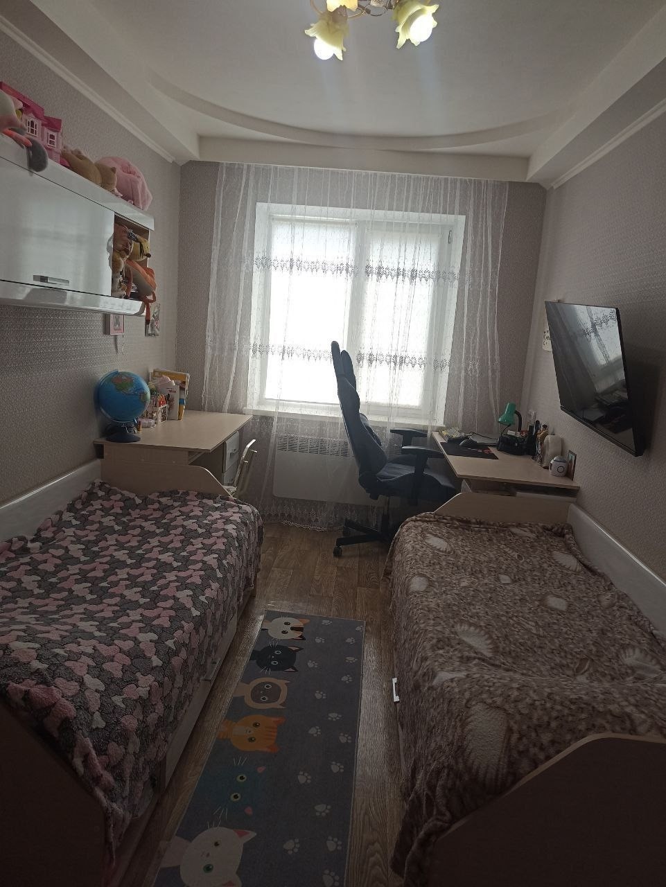‼Продам 2-комн. квартиру на кв. Комарова! 5/5- эт., 43/27/6. АВТОНОМНОЕ ОТОПЛЕНИЕ! Хороший ремонт. Комнаты изолированы. Натяжные потолки, кондиционер, балкон застеклен. Заменены все коммуникации. Рядом сад, школа, вся необходимая инфраструктура. Отличная транспортная развязка. . Цена 4 700 000 руб. тел. +7(95...