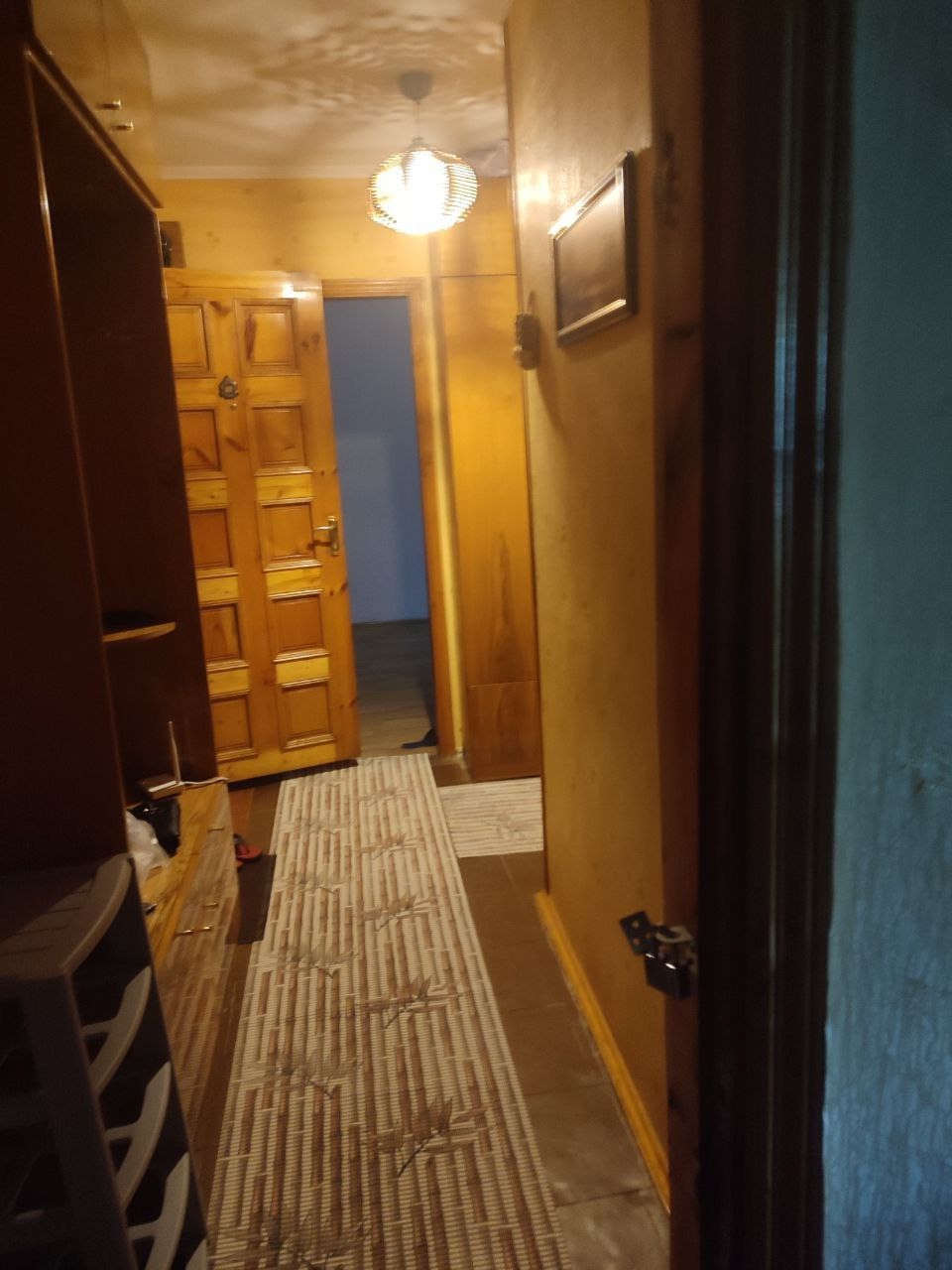 Продам 2-х комнатную квартиру квартал Пролетариата Донбасса 1/5 эт.общ. 52 кв. м. Дом кирпичный, не угловая, квартира тёплая, комнаты раздельные , окна м/п, с/у, кухня в кафеле, новый линолеум, все остаётся. Рядом транспорт. Документы РФ. ✅ Цена 4 800 000₽. ☎ +79595092579...