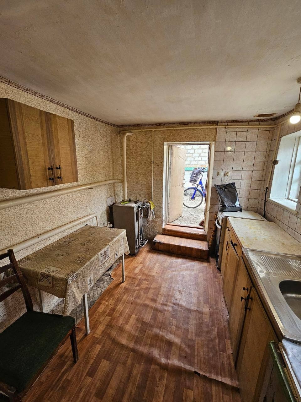 ‼️‼️Продам г Луганск 📌📌дом + флигель в районе 1-го Балтийского пер и ул Дунаевского. 📌📌✅Дом 52 кв м, ✅4 комнаты. ✅Флигель : 1 комн + с/у. ✅Газифицирован. ✅Земли 6,8 сот. ✅Широкий. 💰Цена 2750000₽☎️Звоните +79595091306 Светлана Филипповна...